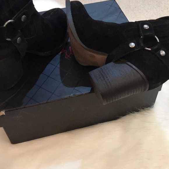 NWIB Chinese Laundry black suede booties sz 8 - Picture 7 of 7